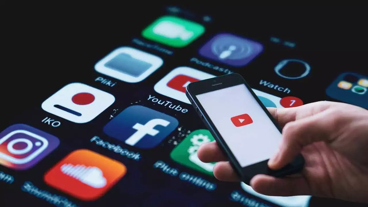 नेपाल में सोशल मीडिया पर सख्ती: फेसबुक, एक्स समेत 26 प्लेटफॉर्म बैन