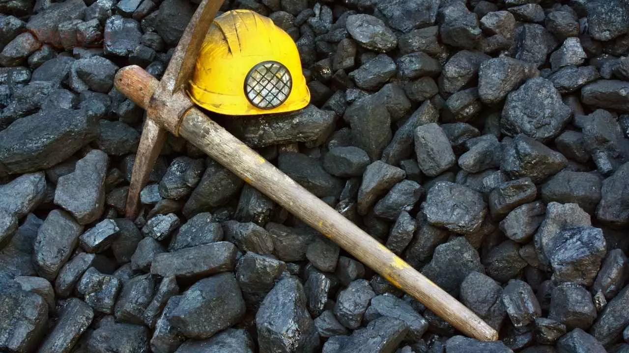 Coal Mine Workers के लिए सरकार लाई नया Provident Fund Bill 2025, अब बिना रुकावट मिलेगा PF और मिलेगी Women Representation की गारंटी