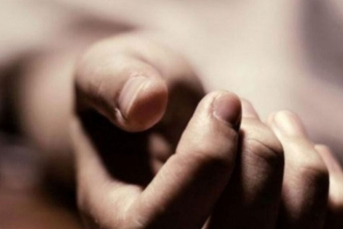 बाराबंकी के पूर्वांचल एक्सप्रेसवे पर भीषण हादसा, दो कारों में टक्कर के बाद लगी आग