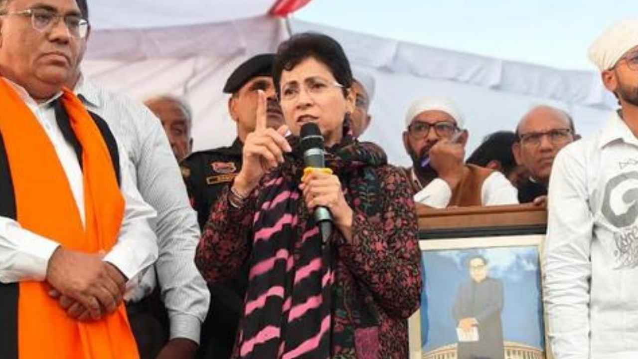 गुरु रविदास जयंती पर धमतान साहिब पहुंचीं कुमारी सैलजा; नेहरू पर हमलावर, संविधान बचाने की अपील