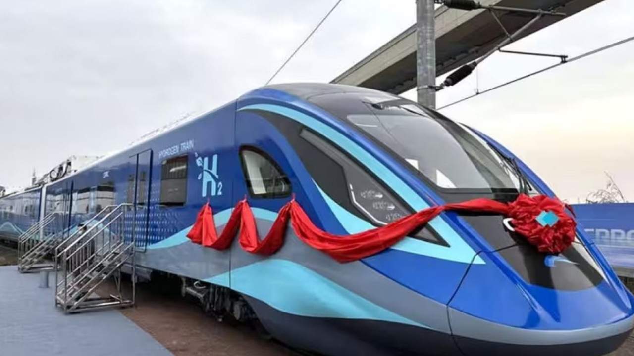 India First Hydrogen Train: जींद से सोनीपत का सफर सिर्फ 25 रुपये में, 26 जनवरी से शुरू होगा ट्रायल