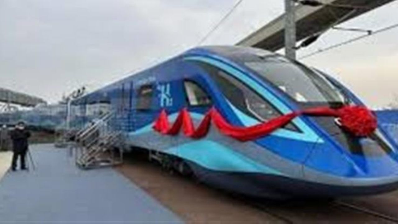 Haryana Hydrogen Train: जींद से सोनीपत के बीच दौड़ेगी देश की पहली हाइड्रोजन ट्रेन, प्लांट को मिली 24 घंटे बिजली