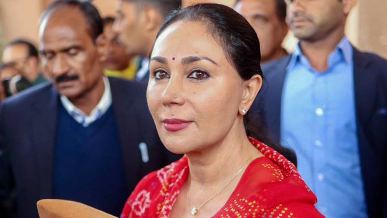 ा सरकारी खजाना! बिना ब्याज 10 लाख का लोन और फ्री लैपटॉप, दीया कुमारी ने कर दी घोषणाओं की बौछार